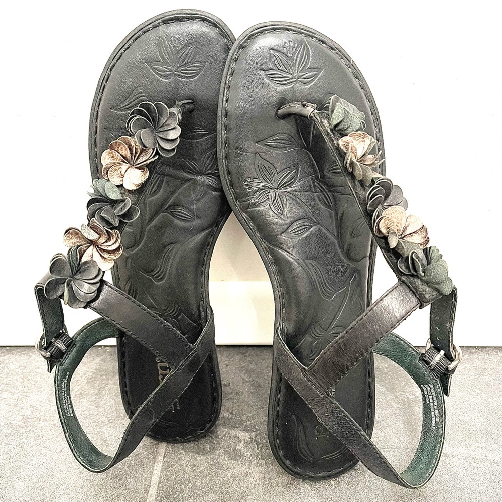 Born Women’s Black Leather Flowers Thong Ankle Strap Slingback Flat Sandals Sz 9